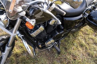 HONDA VT 750S - 8