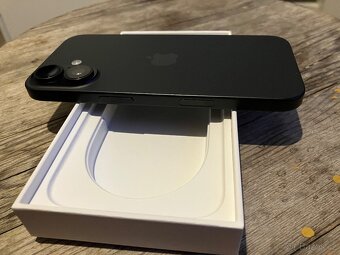 iPhone 16 128Gb černý - 8