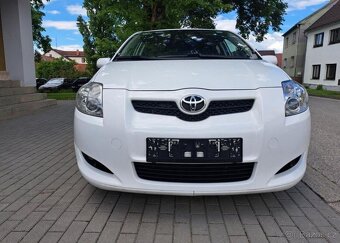 Toyota Auris 1,4 D4-D nafta manuál 66 kw - 8