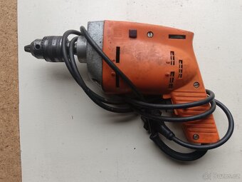 Vrtačka HBM251.1 s celou sadou příslušenství - 8