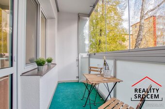 Pronájem bytu v os. vlast. o velikosti 1+kk/21 m2 + zasklená - 8