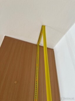 Vestavná skříň, vitrína - 8