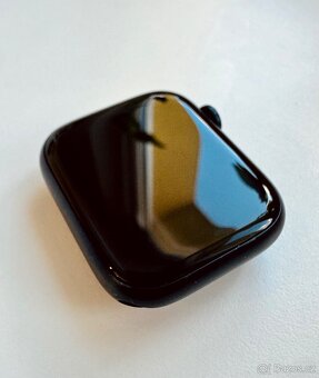 Apple Watch 8 45mm Cellular - temně inkoustová - 8