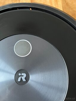 Robotický vysavač iRobot Roomba Combo j7 - 8
