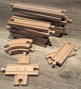 Velká sada dřevěných vláčkodráh a kolejí Maxim a Playtive - 8