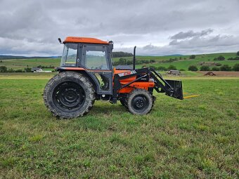 Malotraktor Kubota GL53 s čelním nakladačem - 8