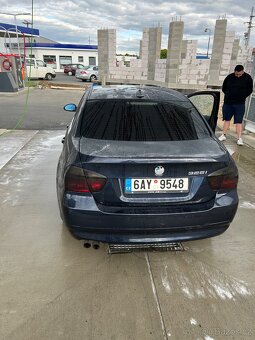 BMW e90 325i 160kw - 8