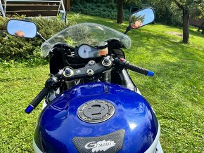 Suzuki GSX-R 750 - 8