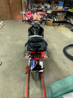 Suziki GSR 600 - 8
