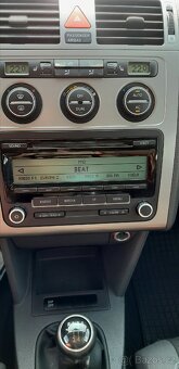 Volkswagen Touran 1.4 TSi  7 míst 2010 - 8