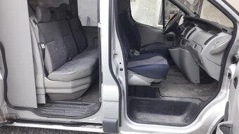 Opel Vivaro 2,5 - 8