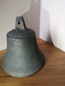 starý bronzový zvon s číslicí "9" nebo "20"-čtěte popis - 8
