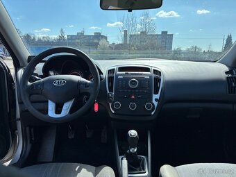 Kia Ceed - 8