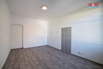 Pronájem bytu 1+1, 42 m², Sokolov, ul. Nádražní - 8