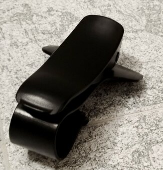 DRŽÁK NA MOBIL - 8