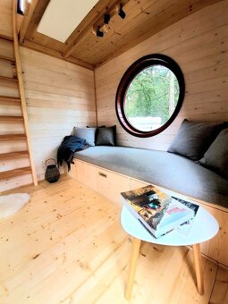 Luxusní tiny house z přírod. materiálů, design mobilní dům - 8