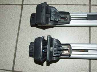 THULE střešní nosič na integrované lyžiny OPEL - velmi pěkný - 8
