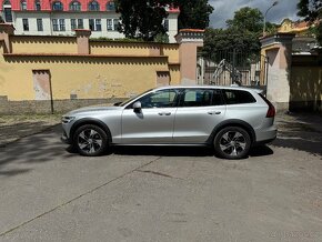 Volvo V60, CC B4 diesel (145kW) H/K Kamera NezTop - 8