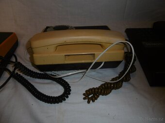 tlačítkový telefon retro více kusů - 8