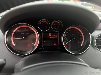 Peugeot 308 - 8