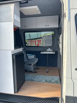Obytná dodávka VW Crafter 2,5 tdi - 8