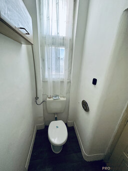 Prodej prostorného bytu 3+kk s balkonem a sklepem v žádané l - 8