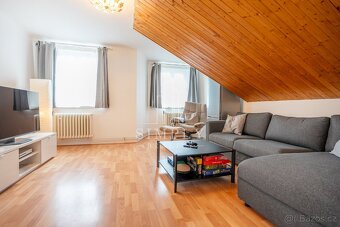 Prodej vily 500m2, pozemek 2048 m2, ulice Legií, Říčany - 8