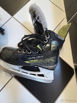 Dětské hokejové brusle Bauer Vapor x4 - 8