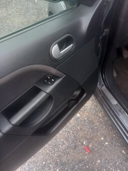 Ford Fiesta CROSS - 8