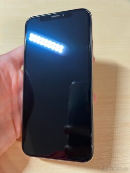 iPhone  XS - 8