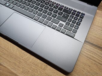 17" 165HZ DOTYKOVÝ_MSI CREATOR Z17HX_i9_64GB_RTX 4070 8GB - 8
