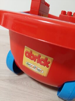 Ecoiffier vozík na tahání s Abrick stavebnicí a destičkou - 8