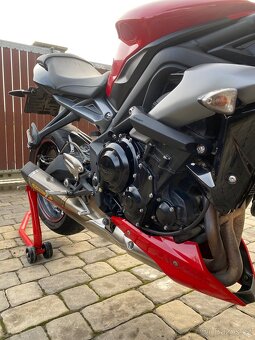 Street triple 675 - 8