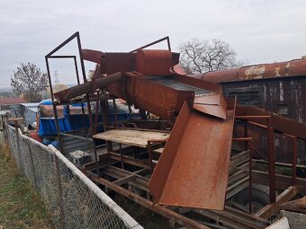 Třídička zeminy - 8