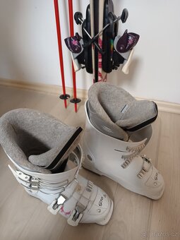 Lyžařský set, Salomon 120 cm, lyžáky Tecno Pro, hůlky Atomic - 8