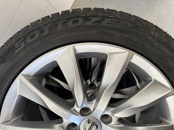 Originál Volvo alu disky a gumy 245/45/18 Pirelli 100V - 8
