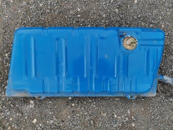 Volkswagen Polo II 1.3i 40kW coupe rok 1992 - 8