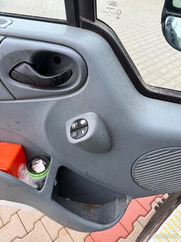 Prodám Ford Transit 3,2 147 - 8