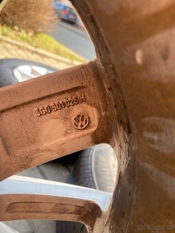 Originální sada disků VW s letním pneu 196/65 R15 - 8
