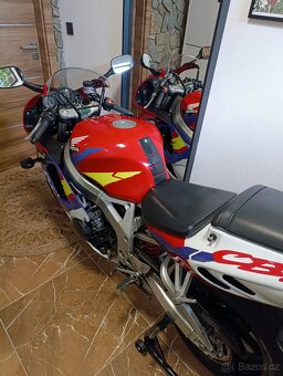 Honda CBR 900RR Fireblade - 8