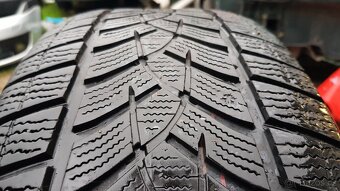 Zimní pneu Goodyear UltraGrip SUV 235/55 R18 - 8