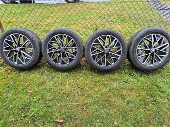 Alu kola Škoda 5x112 7x17 ET46 205/55r17 letní 5E3 601 025 - 8