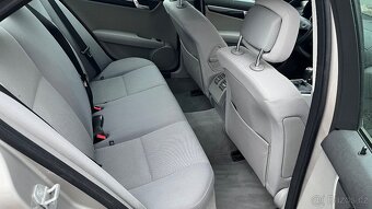 MERCEDES-BENZ W204,C180 SERVISNÍ KNIHA. - 8