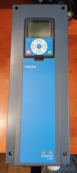 Frekvenční měnič 7.5KW - VACON0100-3L- 0016-5-FLOW - 8