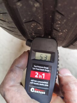 Letní pneu 215/55 R17 - 8