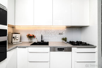 Prodej bytu 3+KK (71m²), Ostrava-Poruba, ulice Sokolovská - 8