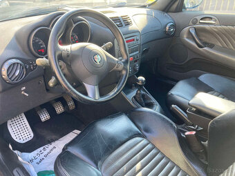 Alfa Romeo 147 GTA 3,2 rok 2003 - 8
