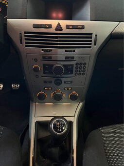 Astra H 1.8 Sport - 8