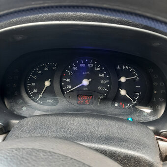 RENAULT CLIO II-1,2 43KW/1999 - 8