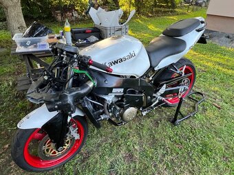 Kawasaki zx9r V Rezervaci do Soboty 7.6 - 8